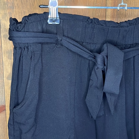 Paper Bag Shorts - Picture 2 of 4